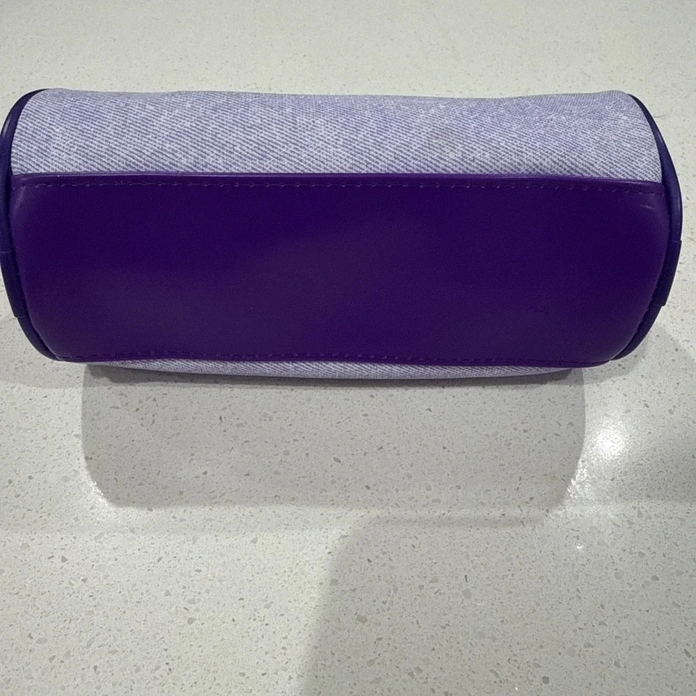 Clinique Small Lavender & Purple Cosmetic Makeup Bag Zip Cylinder Shape New